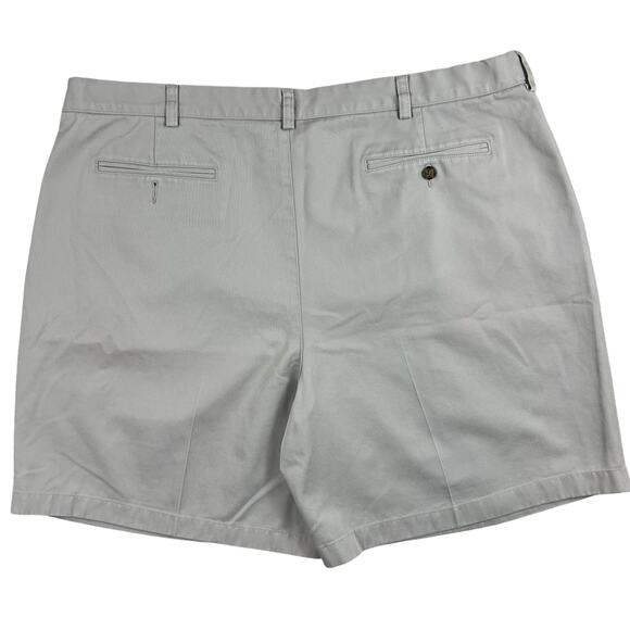 L.L. Bean comfort waist shorts men’s 44 inseam 8” beige pleated front - Picture 2 of 6